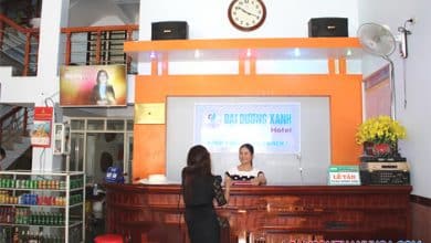 Quầy lễ tân giải đáp mọi thông tin phòng nghỉ