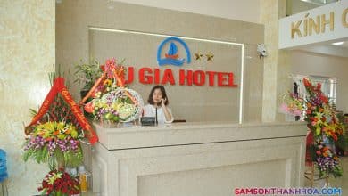 Quầy lễ tân nằm ngay sảnh đi vào