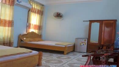 Phòng nghỉ rộng rãi có 2 giường ngủ